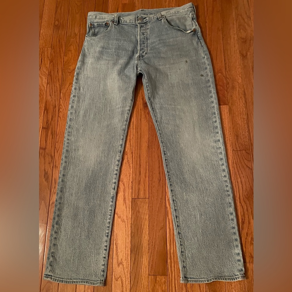 Vintage Levi's 501 ‘93 Vintage Cap E
Classic Blue Straight Jeans.  Button Back.